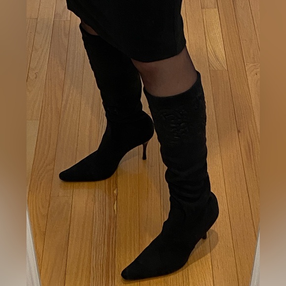 Donald J. Pliner Shoes - Gorgeous black suede Donald J Pliner pull on boots